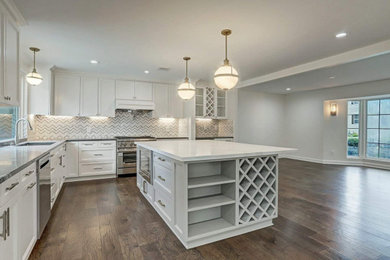 Transitional kitchen photo in Houston