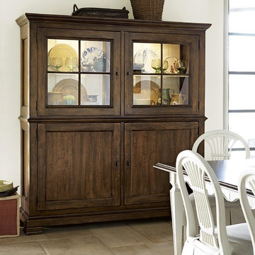 Cordevalle Cabinet With 4 Doors And Wine Bottle Storage And Silverware Tray