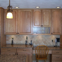 Bertch Legacy / Elite Door Style / Oak Wood / Natural Stain - Kitchen Cabinetry