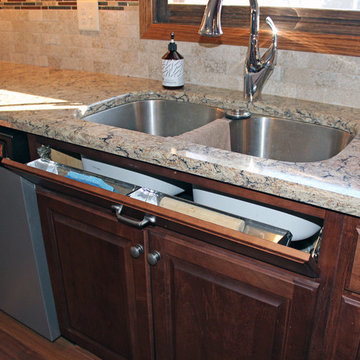 Kitchen Design: StarMark Cabinetry in Maple, Cambria Quartz Counter