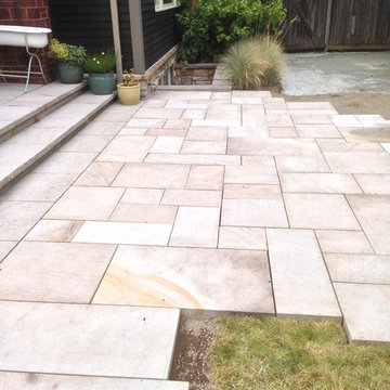 Ballard Sandstone Pavers & Outdoor Kitchen Island
