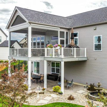 Screen Room and Lower Patio
