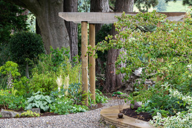 Стильный дизайн: участок и сад среднего размера в восточном стиле - последний тренд