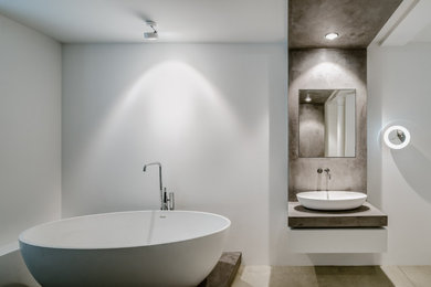 フランクフルトにあるモダンスタイルのおしゃれな浴室の写真
