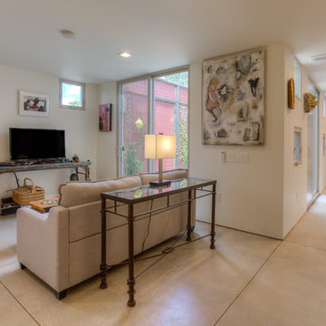 Spacious in 850sf home