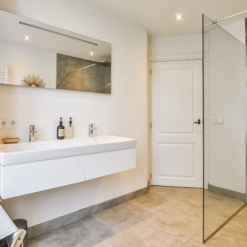 Relaxing Bath Retreat