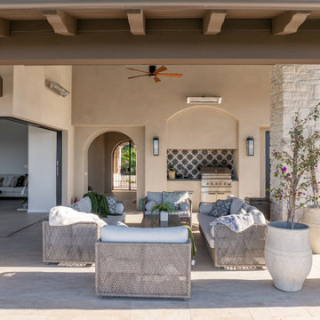 Seamless Indoor-Outdoor Living: A Home Designed for Entertaining and Privacy