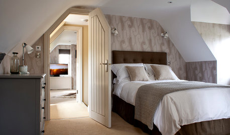 10 Wonderful Ways with Wall Lights