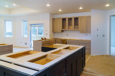 Kitchen - contemporary kitchen idea in San Francisco