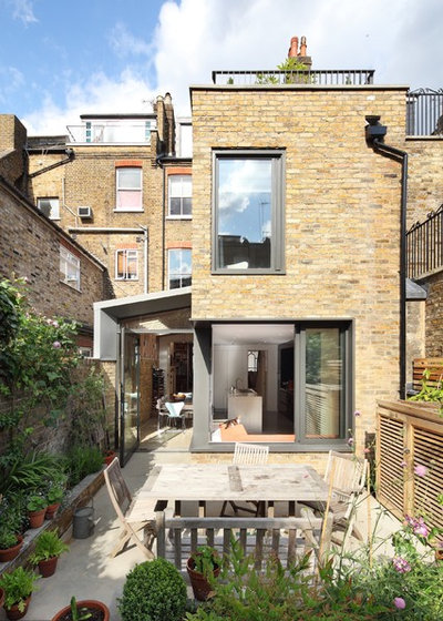 Современный Фасад дома by Platform 5 Architects