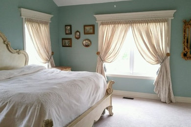 Bedroom - mid-sized victorian master carpeted and beige floor bedroom idea in Philadelphia with blue walls