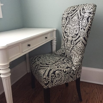 Emily Petite Desk for Bedroom