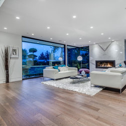 910 LEOVISTA - Products