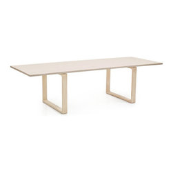 Essay&trade; Table - CM32 - Dining Tables