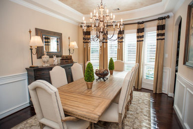 Photo of a dining room in Houston.