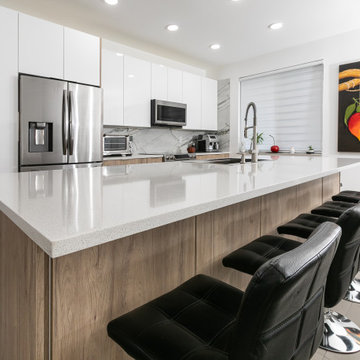Versatil Contemporany Kitchen