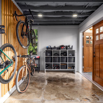Historic Forest Park Carriage House