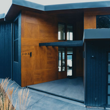 White Salmon Bluff Home