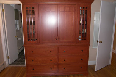 Bedroom - traditional bedroom idea in Bridgeport