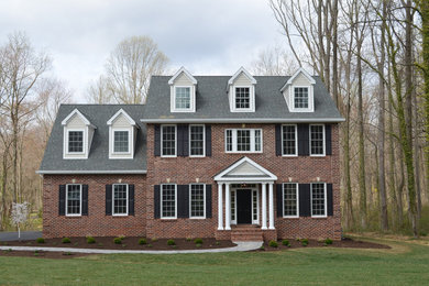 Example of a classic exterior home design in Wilmington