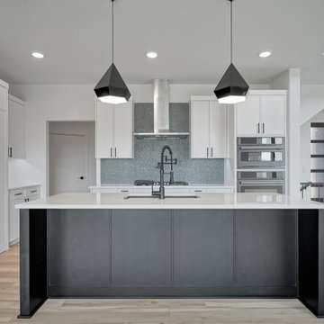 Bennington 1.5 Story full of FUN Accents!