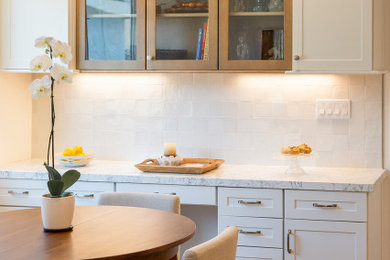 Transitional home design photo in Los Angeles