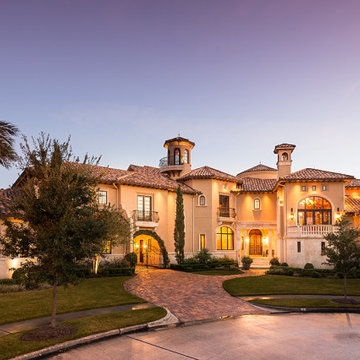 Grand Manor Court Modern Mediterranean