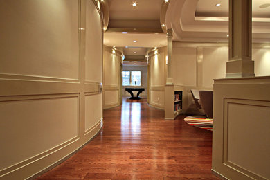 Basement - traditional basement idea in New York