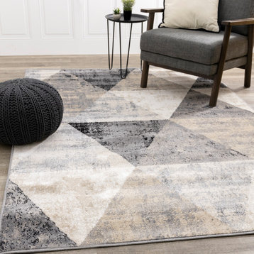 Covington Collection Cream Beige Distressed Triangles Rug, 4'4"x6'3"