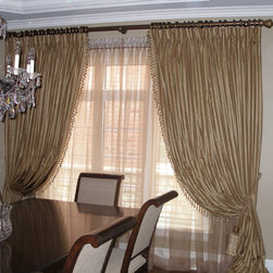 Lina's Dining Room - Products