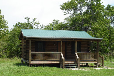 Example of a classic exterior home design in Kansas City