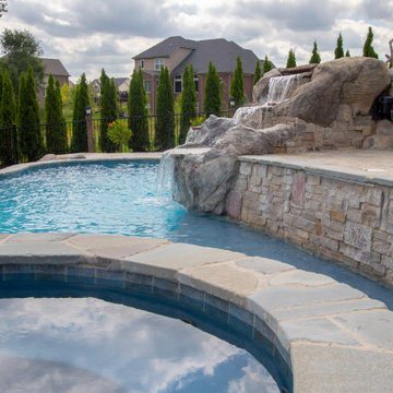 Innovation and Complexity in a Vinyl Liner Pool with Extreme Elevations