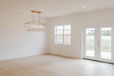 Example of a dining room design in Other