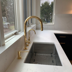 Wellesley Charming Contemporary - Kitchen Faucets