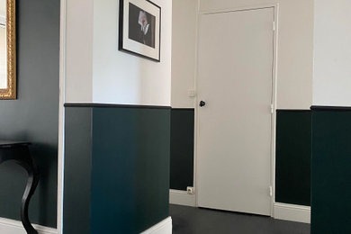 Idées déco pour une entrée moderne.