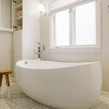 Clean and Tranquil Master Bathroom