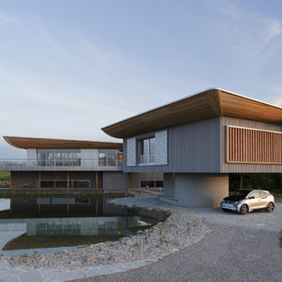 Einstöckiges, Graues Modernes Haus in Sonstige