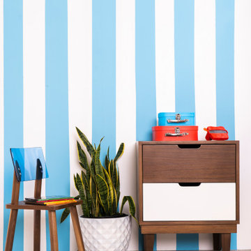 Kabano Nightstand +AC/BC Acrylic Chair