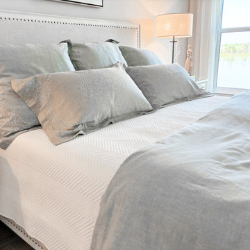 Blending Past and Present for a Fresh Transitional Design