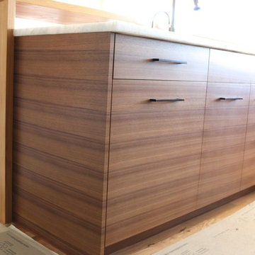 Rift Walnut Horizontal Grain