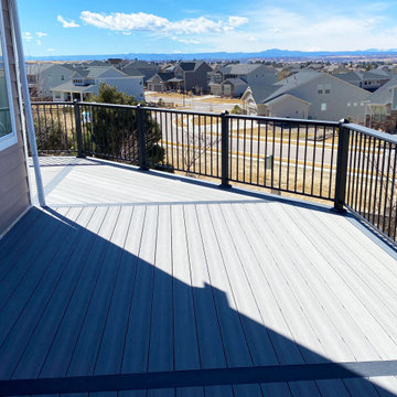 Sleek Maintenance-Free Composite Deck With Metal Railing