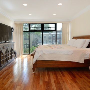 Hoboken Rowhouse with Floor to Ceiling Glass Extension