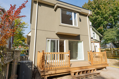 Inspiration for a modern home design remodel in Toronto