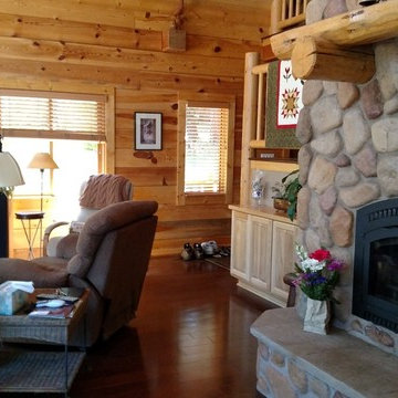 Log Cabin Overlooking the Lake