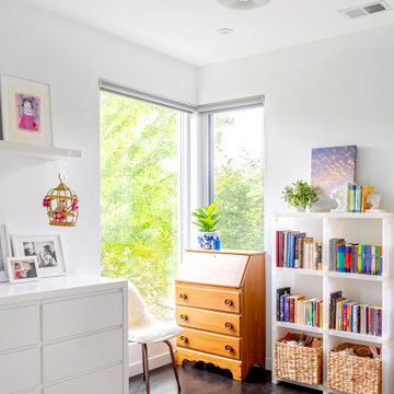 girl's middle school bedroom
