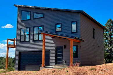 Example of an exterior home design in Calgary