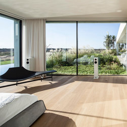 Apex Villa - Windows And Doors
