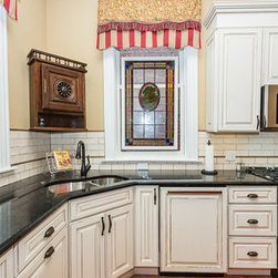 Lafeyette Square Kitchen - Kitchen Cabinetry