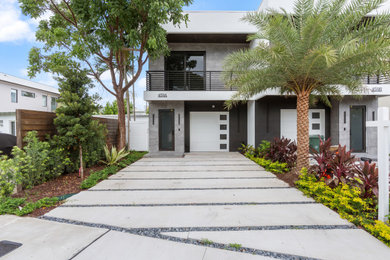 Inspiration for a modern exterior home remodel in Miami
