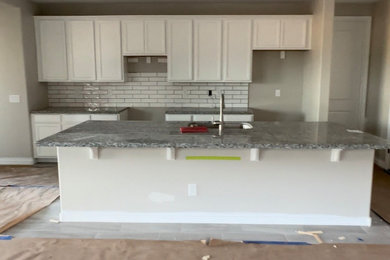 Kitchen - modern kitchen idea in Phoenix
